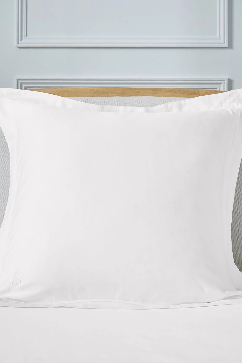 Ted Baker 'TB Plain Dye' Cotton Sateen Square Oxford Pillowcase in White 2