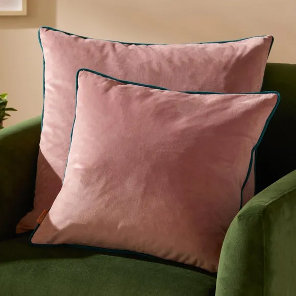 Furn. Square Cushion 5