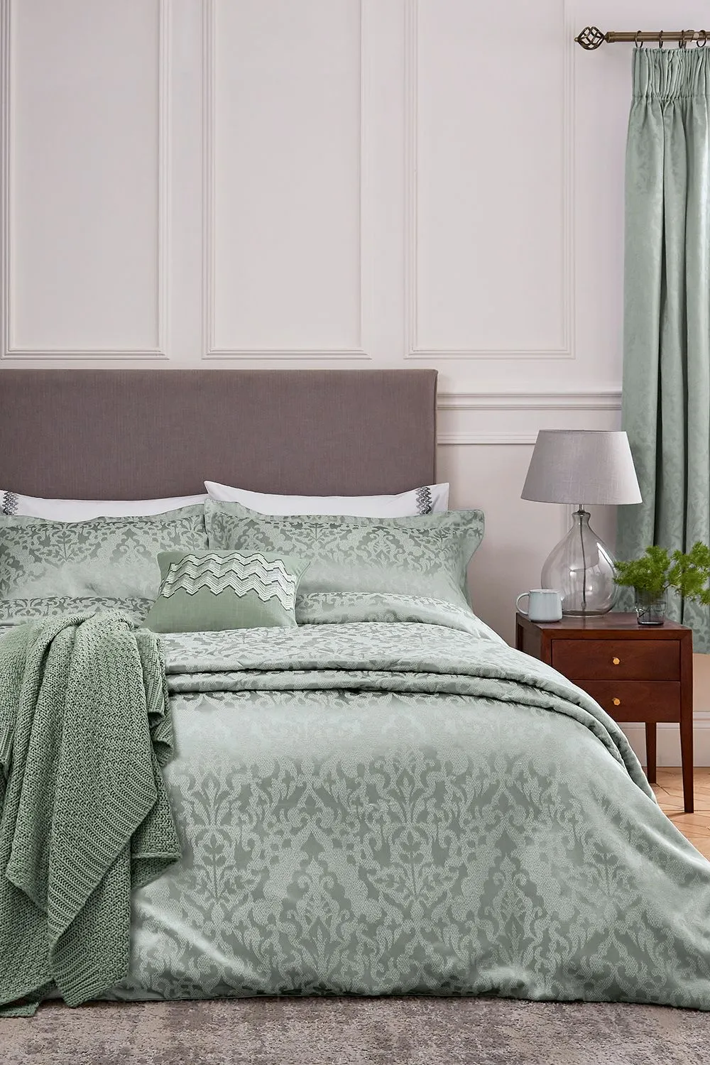 1951 'Kadir' Standard Pillowcase Pair in Green 3