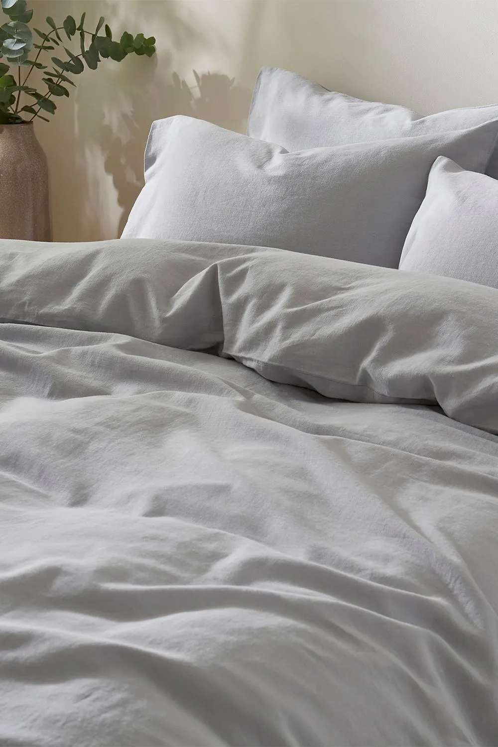 Martex Touch of Linen Duvet Cover Set (Includes 2 Pillowcases 1 For Single) in Pale Blue 5