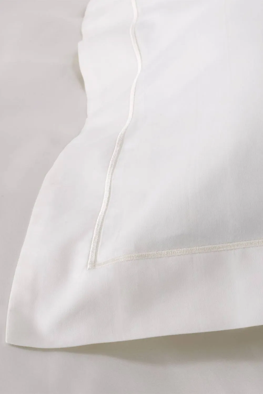 Soak&Sleep 600TC Egyptian Cotton Oxford Pillowcase Pair in Ivory 4