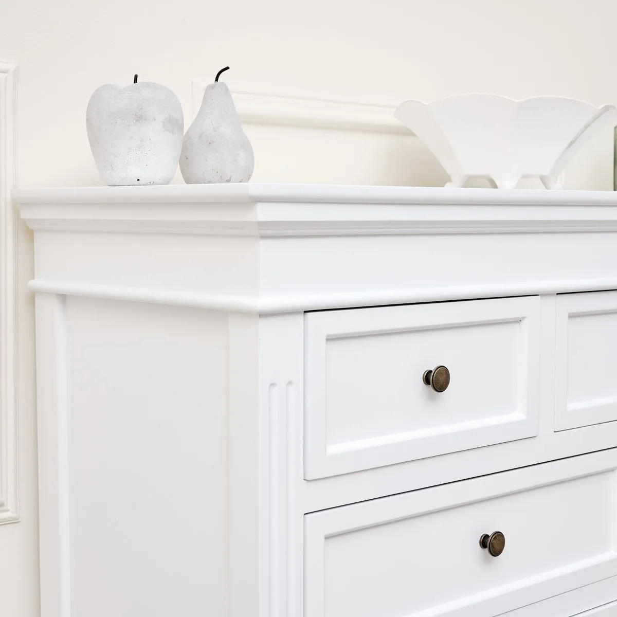 Melody Maison Large White 7 Drawer Chest Of Drawers - Daventry White Range 6
