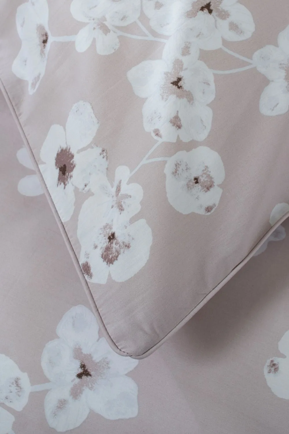 The Lyndon Company Petite Fleure Printed 100% Cotton Duvet Cover Set with Piped Edges in Pink 3