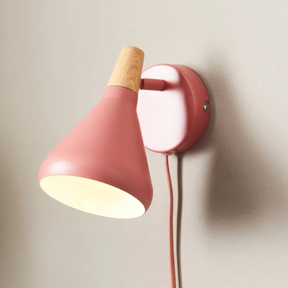 Wolston Plug In Wall Light 1