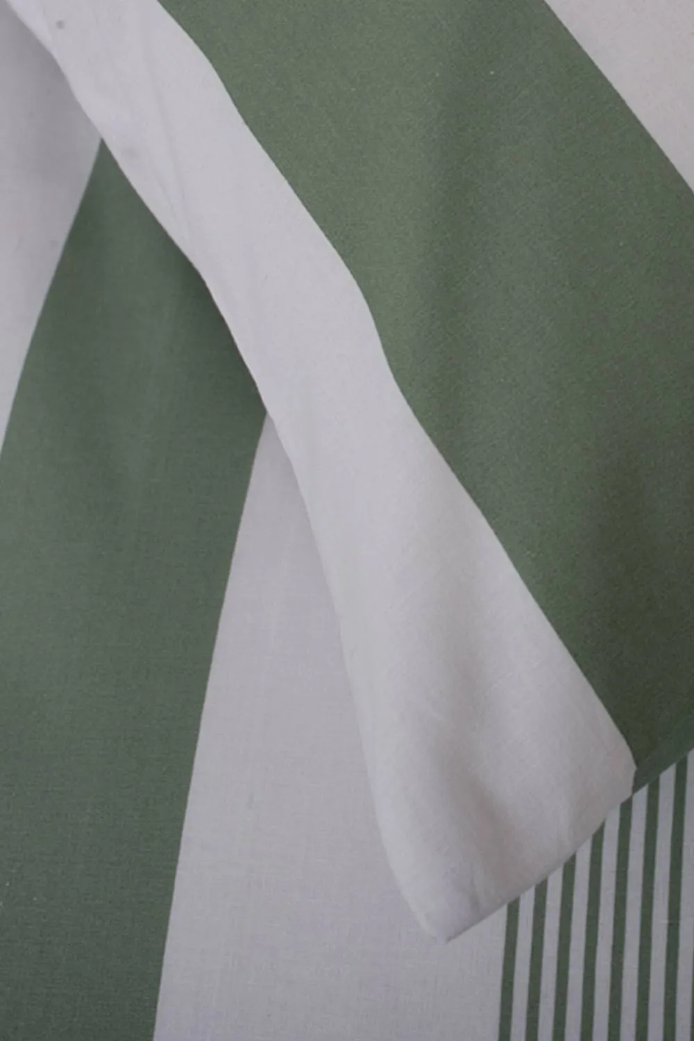 The Lyndon Company Next Level 100% Duvet Cover Set with Cuff Detailing in Green 5
