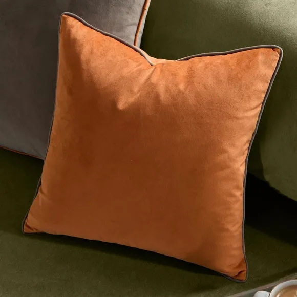 Furn. Square Cushion