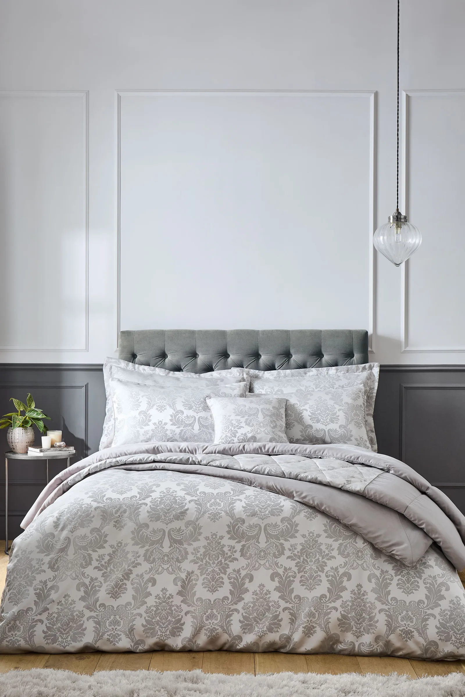 Catherine Lansfield Damask Jacquard Duvet Set in Silver