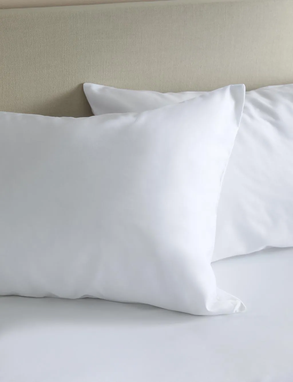 M&S 2 Pack Ultimate Soft & Silky Pillowcases White