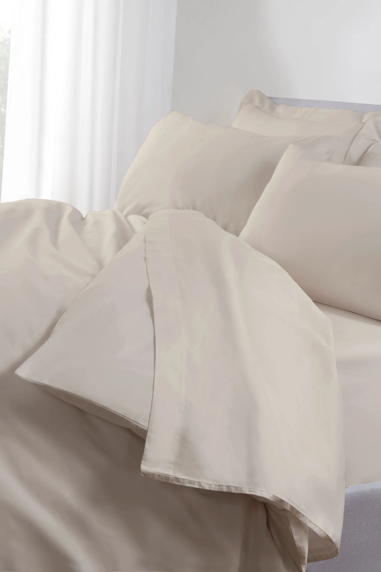 The Linen Consultancy 'TLC 5 Star Hotel Concept' 250TC Cotton Percale Flat Sheet in Cream