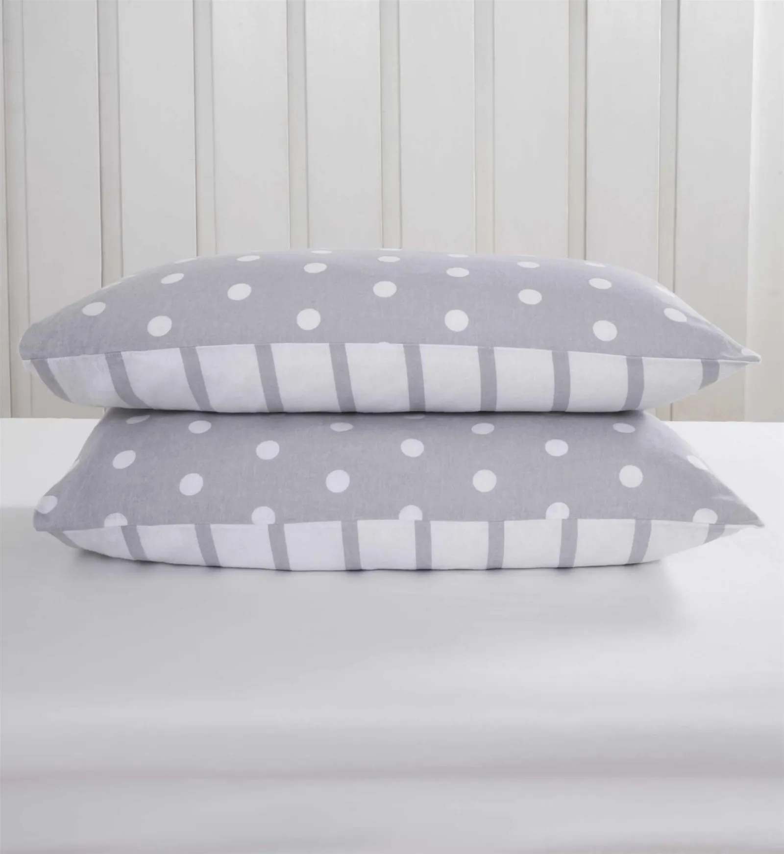 Rapport Home Spots & Stripes Microfibre Duvet Set in Grey 4
