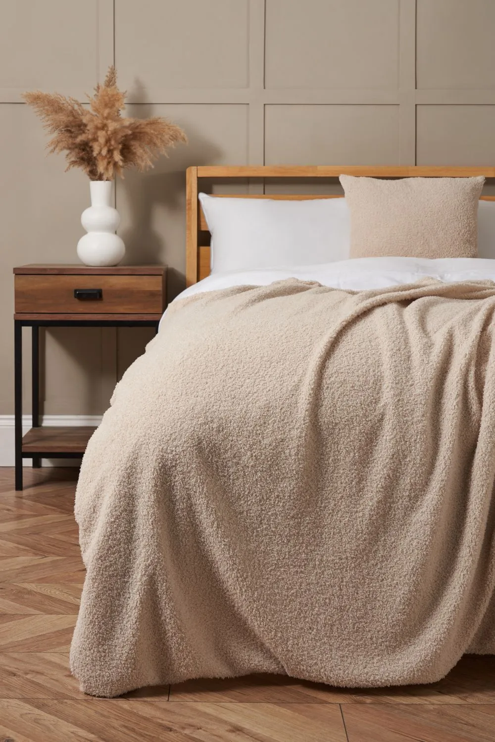 BHS Teddy Bear Fleece Throw in Natural