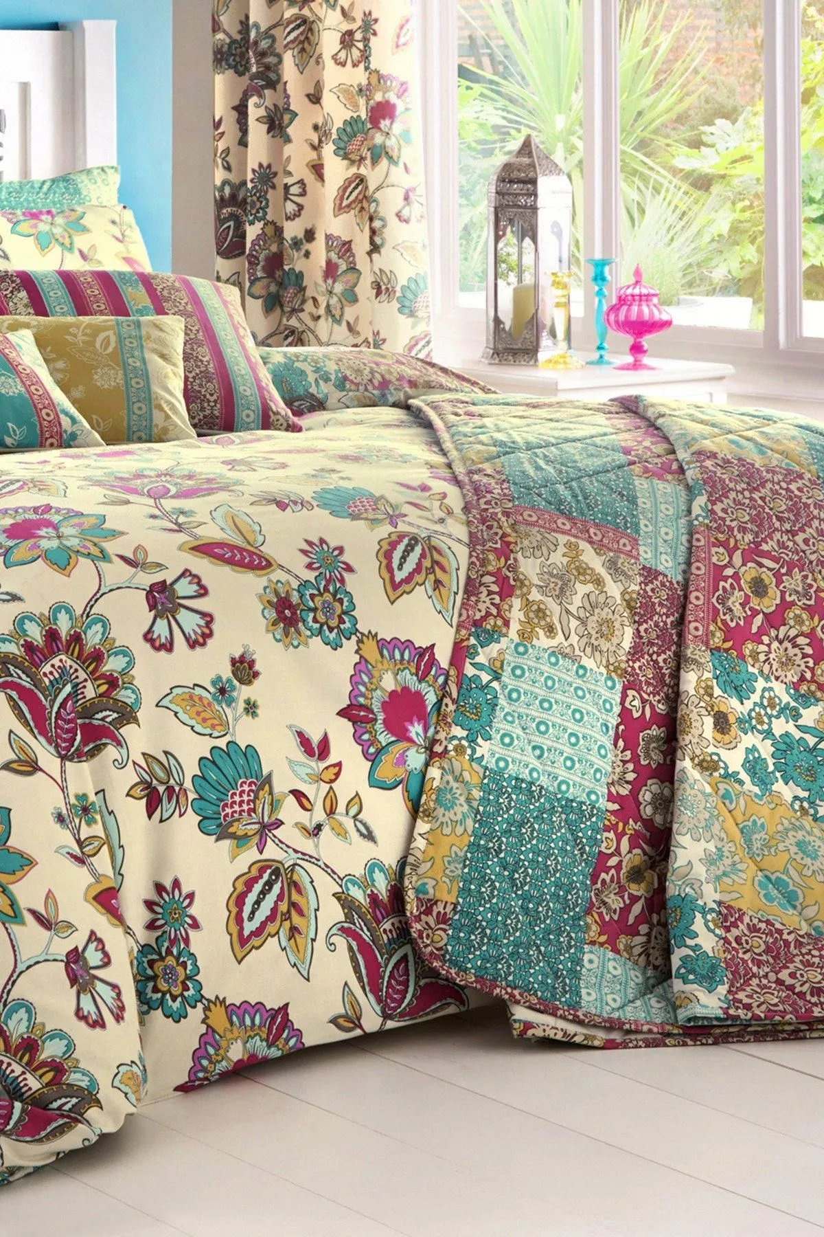 Dreams & Drapes 'Marinelli' Hand Drawn Floral Print Quilted Bedspread in Teal 4