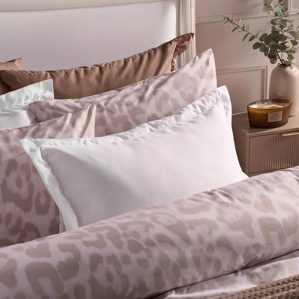 OHS 2 x Plain Dyed Oxford Pillowcases Soft Microfibre Pillow Cover Set in White