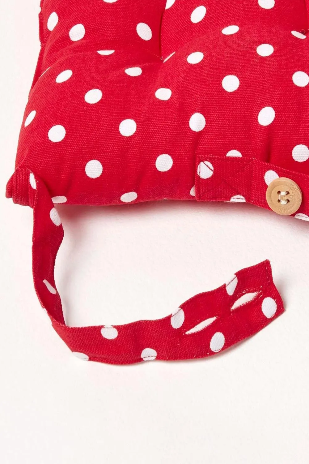 Homescapes 4 Pack Seat Pads Cotton Red Polka Dot Indoor Outdoor Garden Cushion, 40cm 5