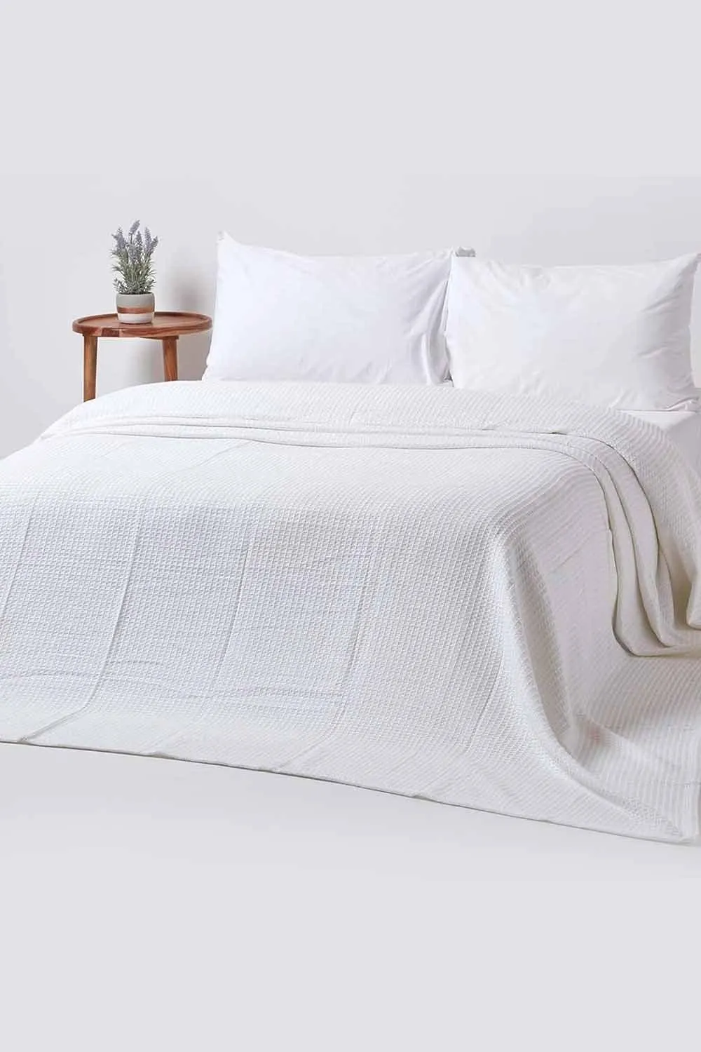 Homescapes Cotton Waffle Blanket Throw - Soft, Breathable & Skin-Friendly in White