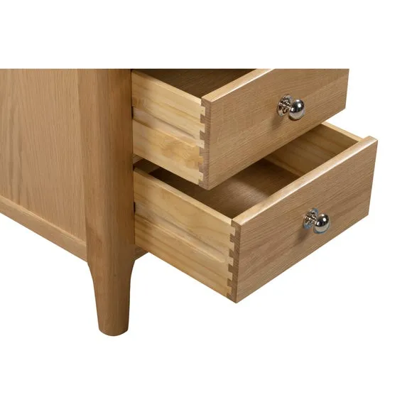 Cotswold 3 Drawer Bedside Table, Oak 5
