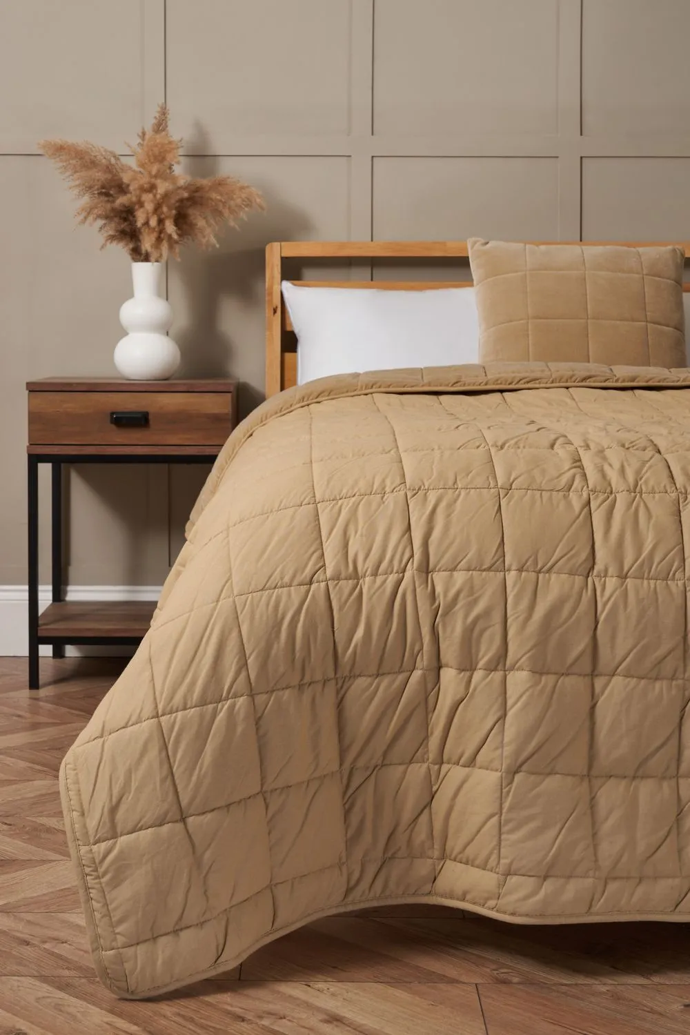 BHS Square Stitch Quilted Bedspread in Beige