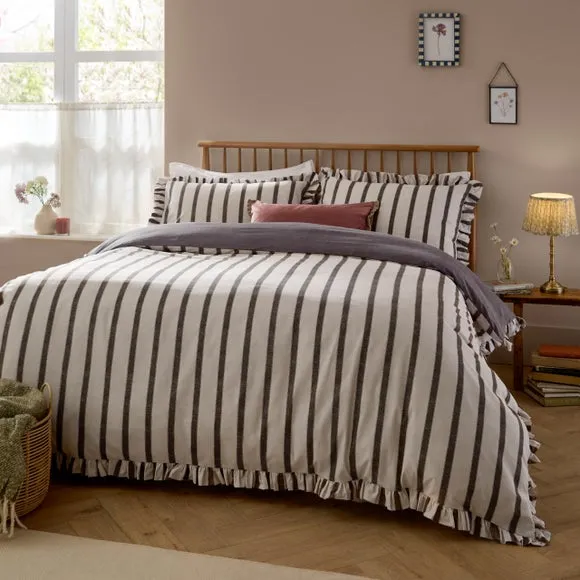 Wylder Nature Connie Polycotton Duvet Cover & Pillowcase Set 1