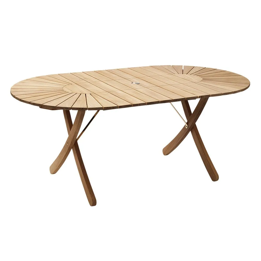 Fritz Hansen Selandia Oval Dining Table 2