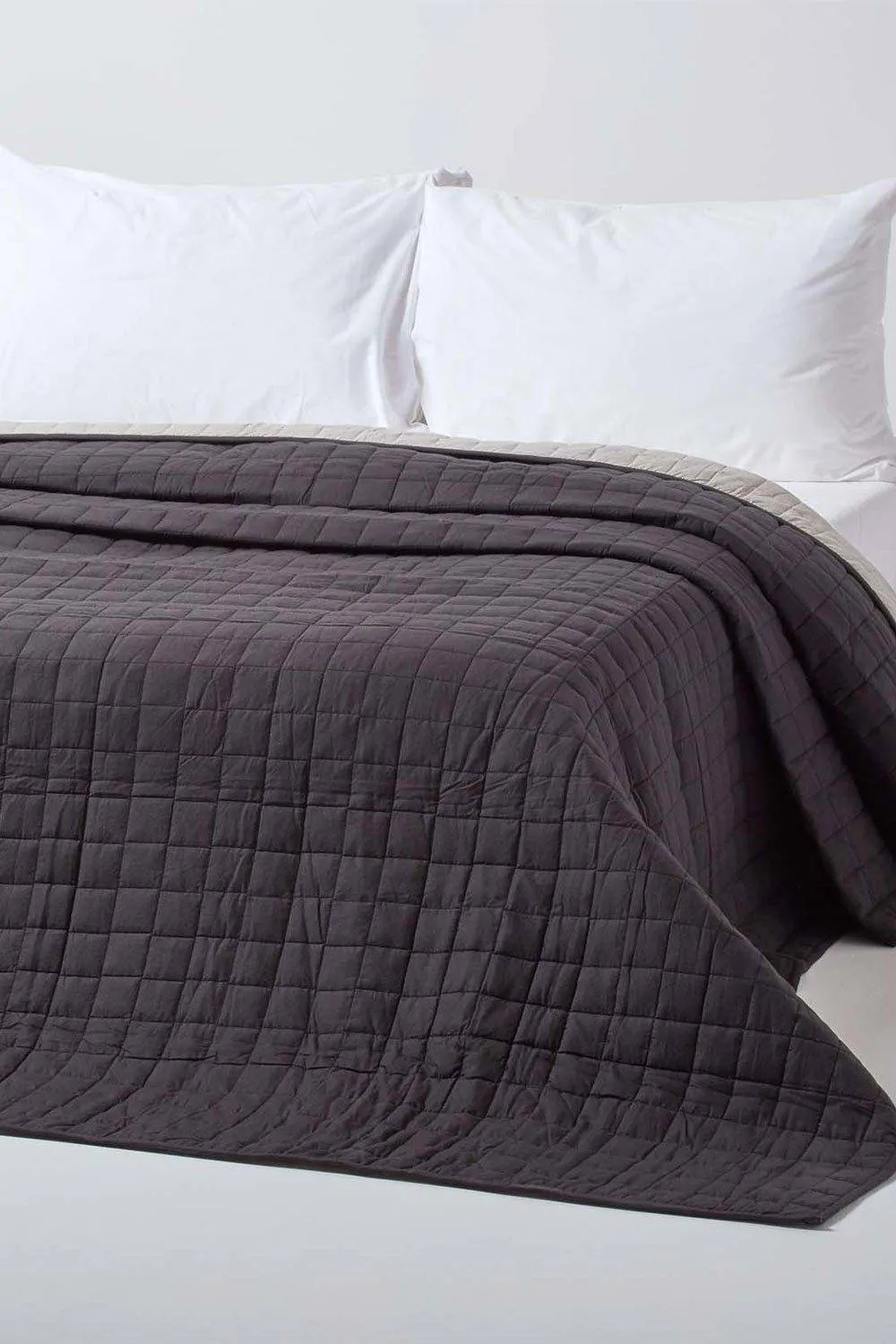 Homescapes Cotton Quilted Reversible Bedspread in Black