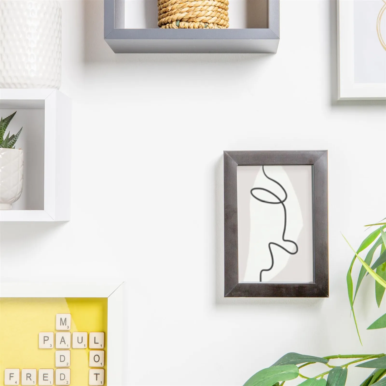 Nicola Spring 3D Box Photo Frame - 4 x 6" in Black 5