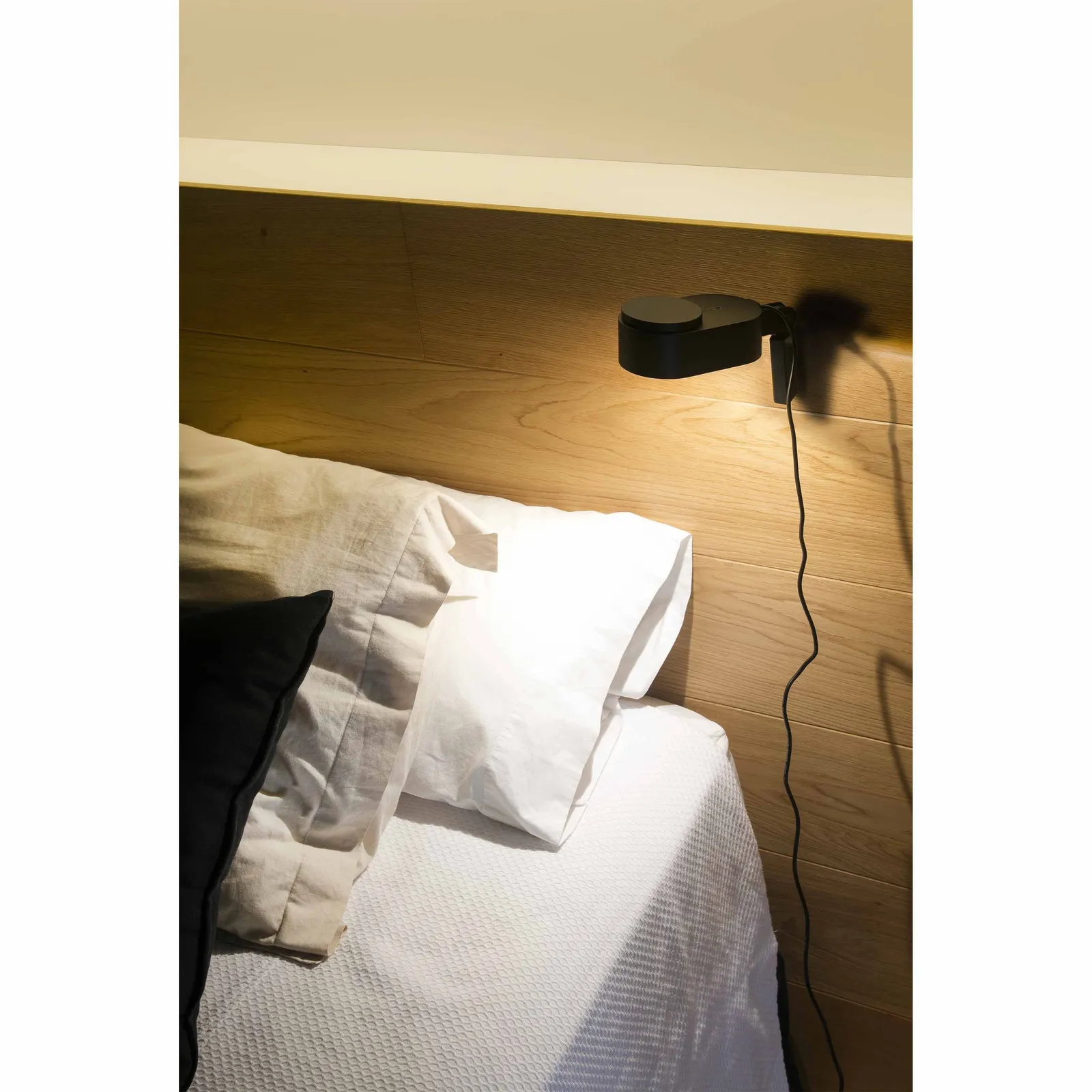 Netlighting Inviting LED Adjustable Wall Lamp Black Dimmable 6W 2700K4800K 6