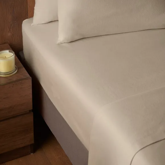 Soft & Cosy 100% Brushed Cotton Fitted Sheet 1