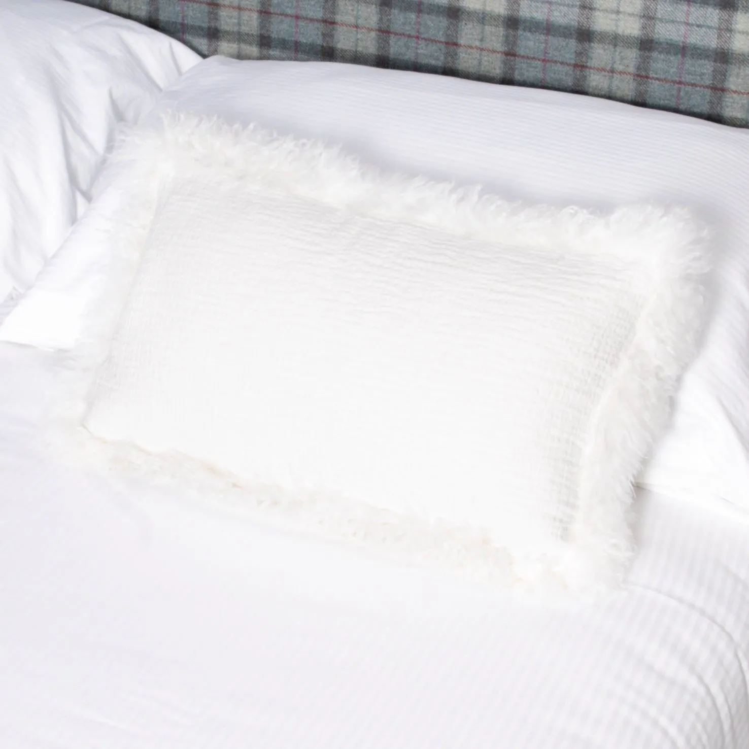 Native Natural White Linen Cushion Sheepskin Trim 30x50cm