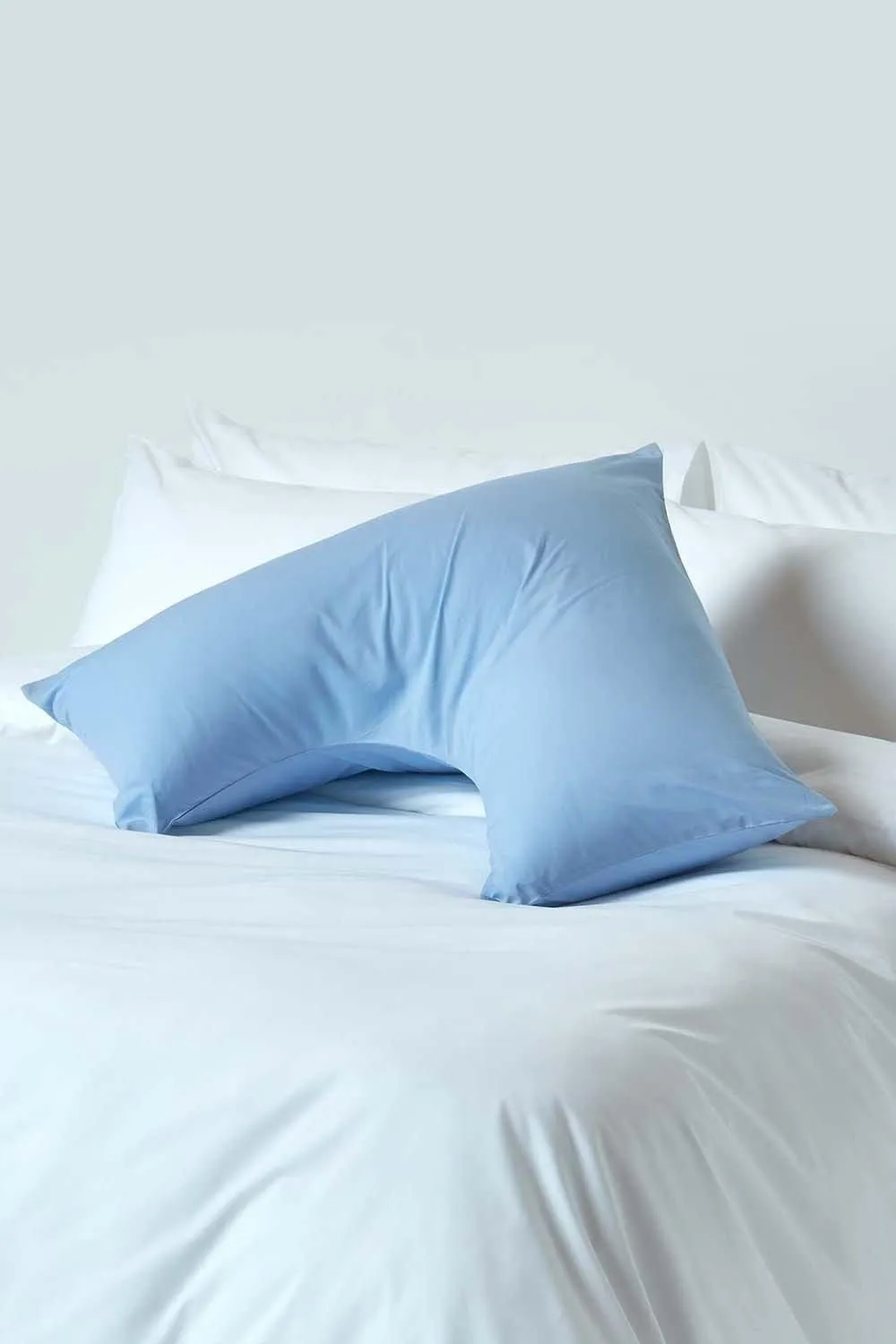 Homescapes Egyptian Cotton V Shaped Pillowcase 200 TC in Blue 2