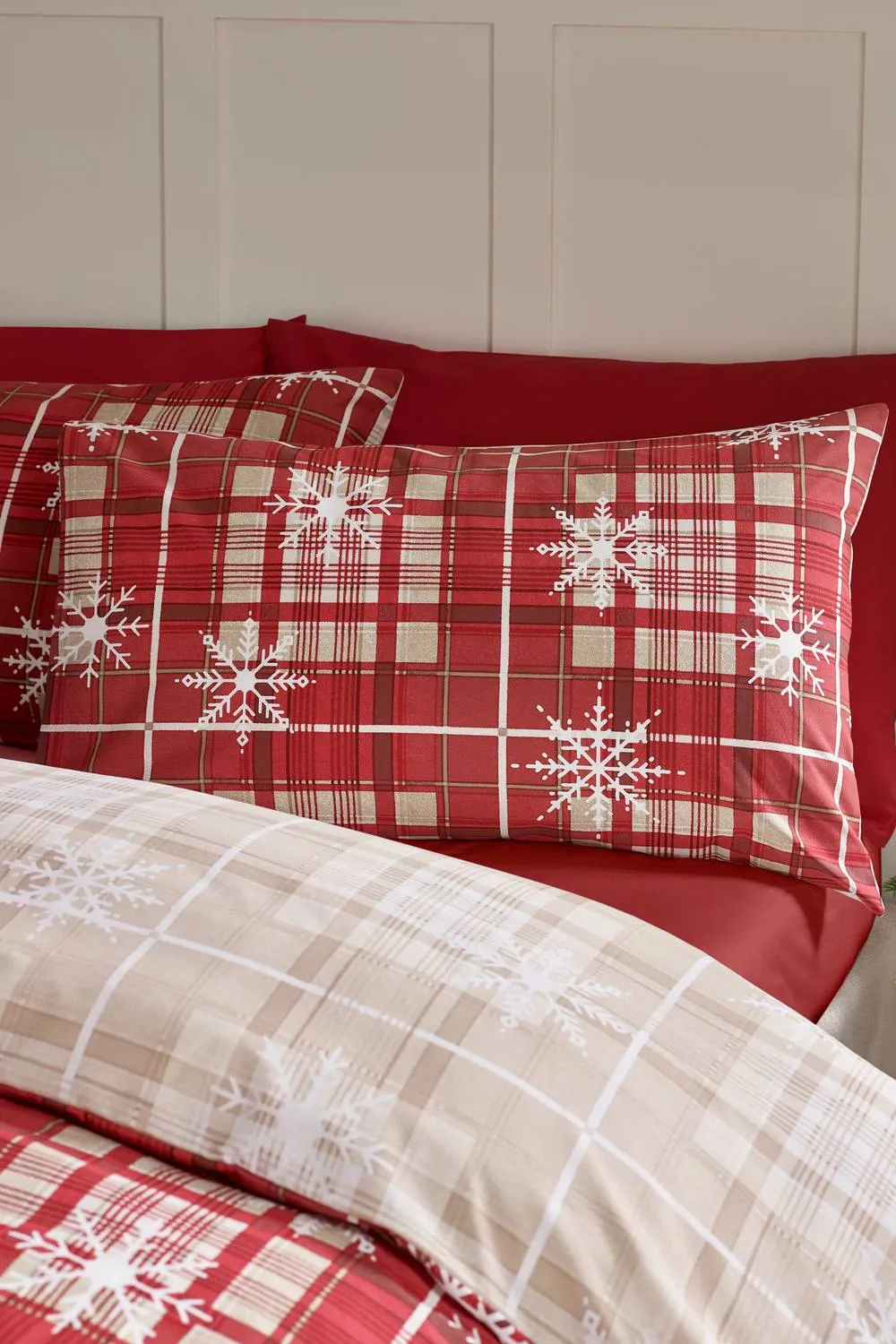 Catherine Lansfield Christmas Scandi Check Reversible Duvet Cover Set in Red 3