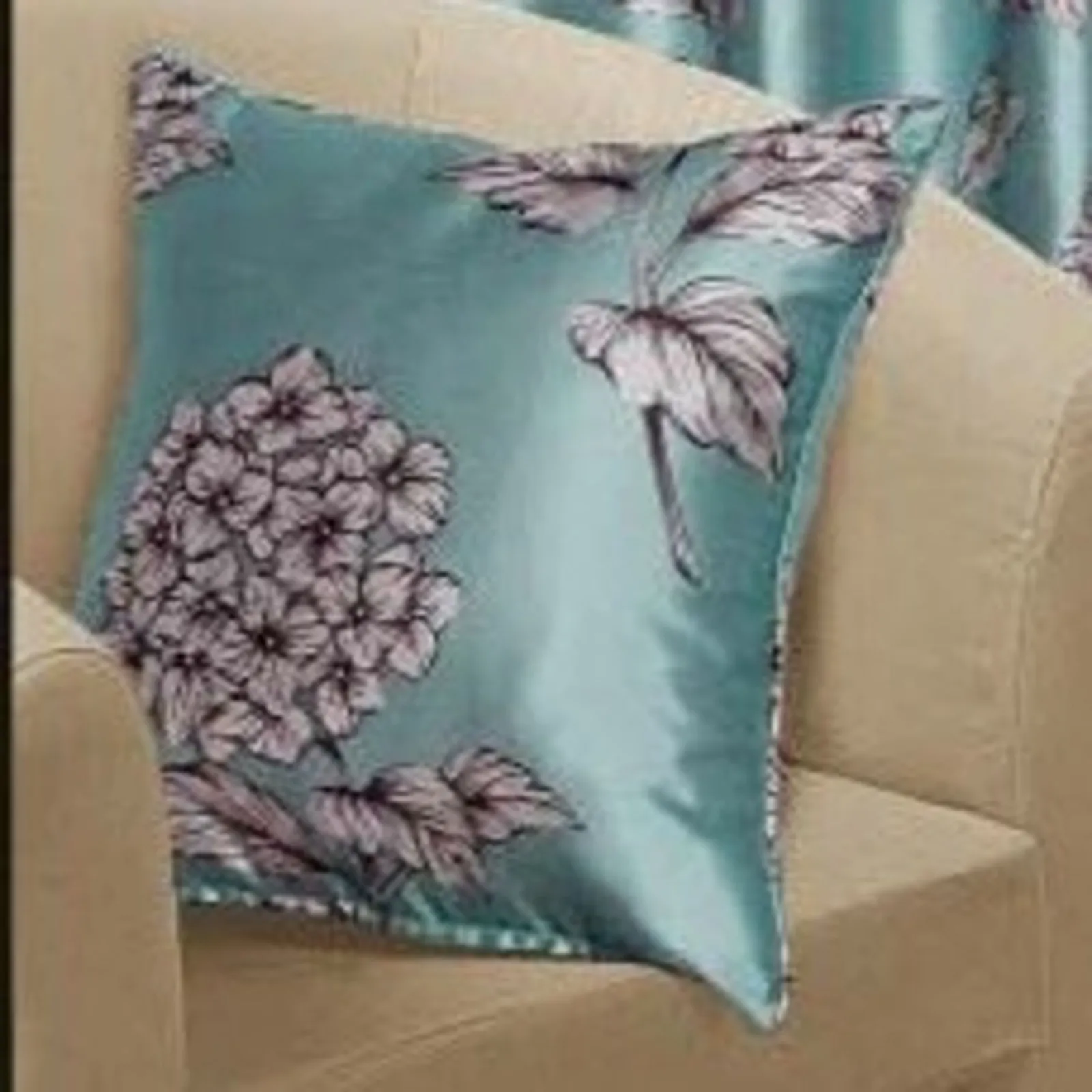 Rapport Home Helena Cushion Cover (45x45) cm) in Baby Blue 2