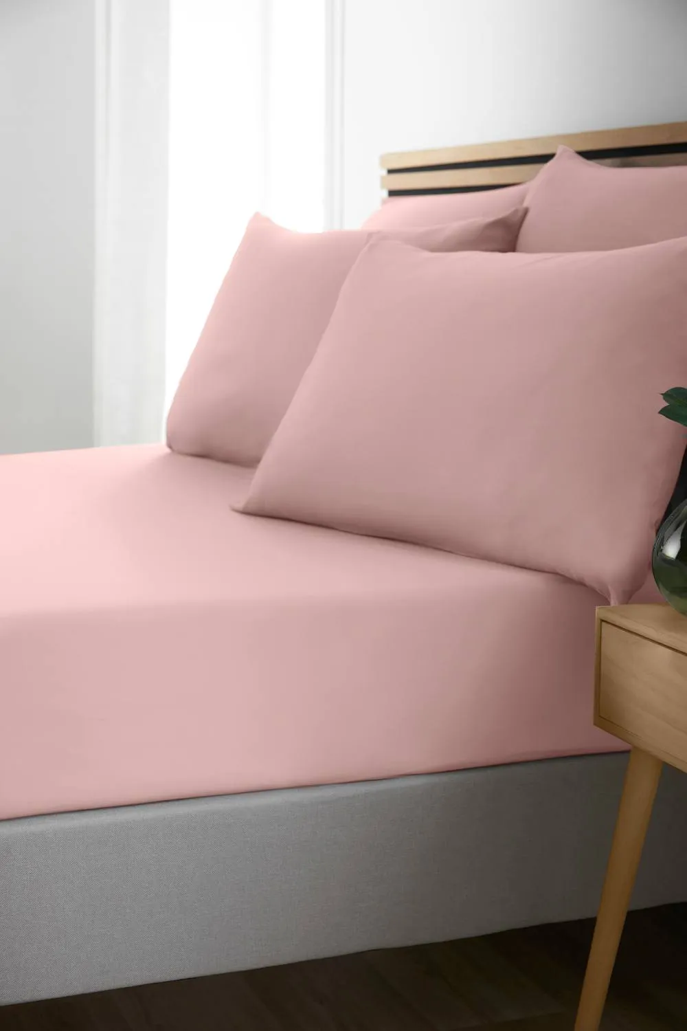 Catherine Lansfield So Soft Non-Iron Microfibre 30cm depth Fitted Sheet in Pink 1