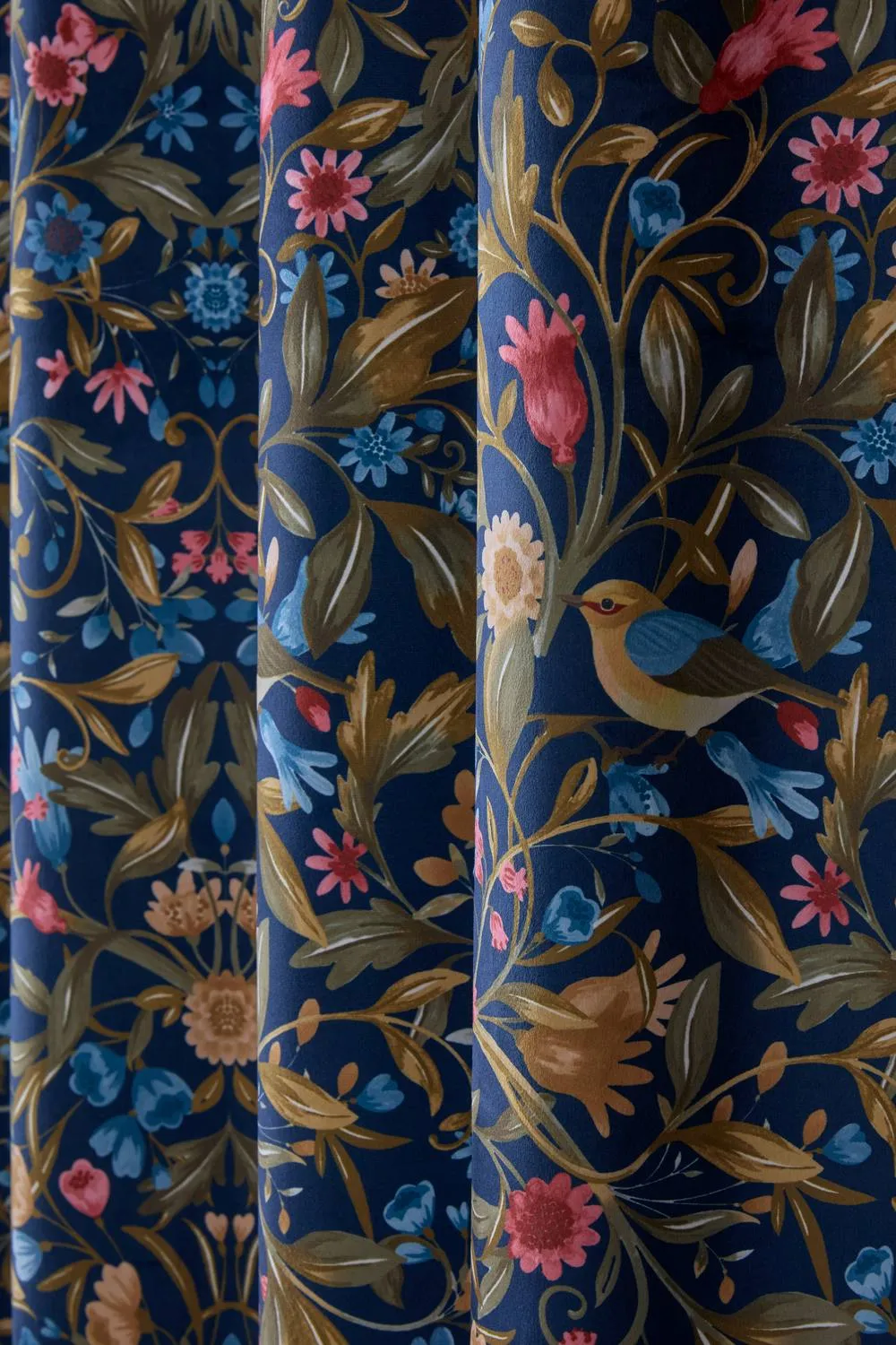 Catherine Lansfield 'Hedgerow Hopper' Lined Eyelet Curtains in Navy 4