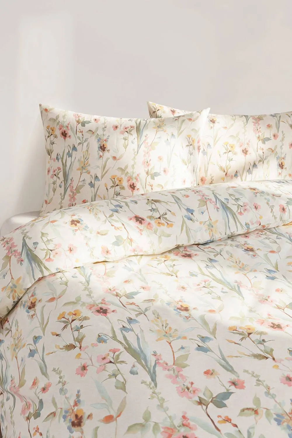 Martex Studio Edition Spring Meadow Duvet Cover Set in Cream 1