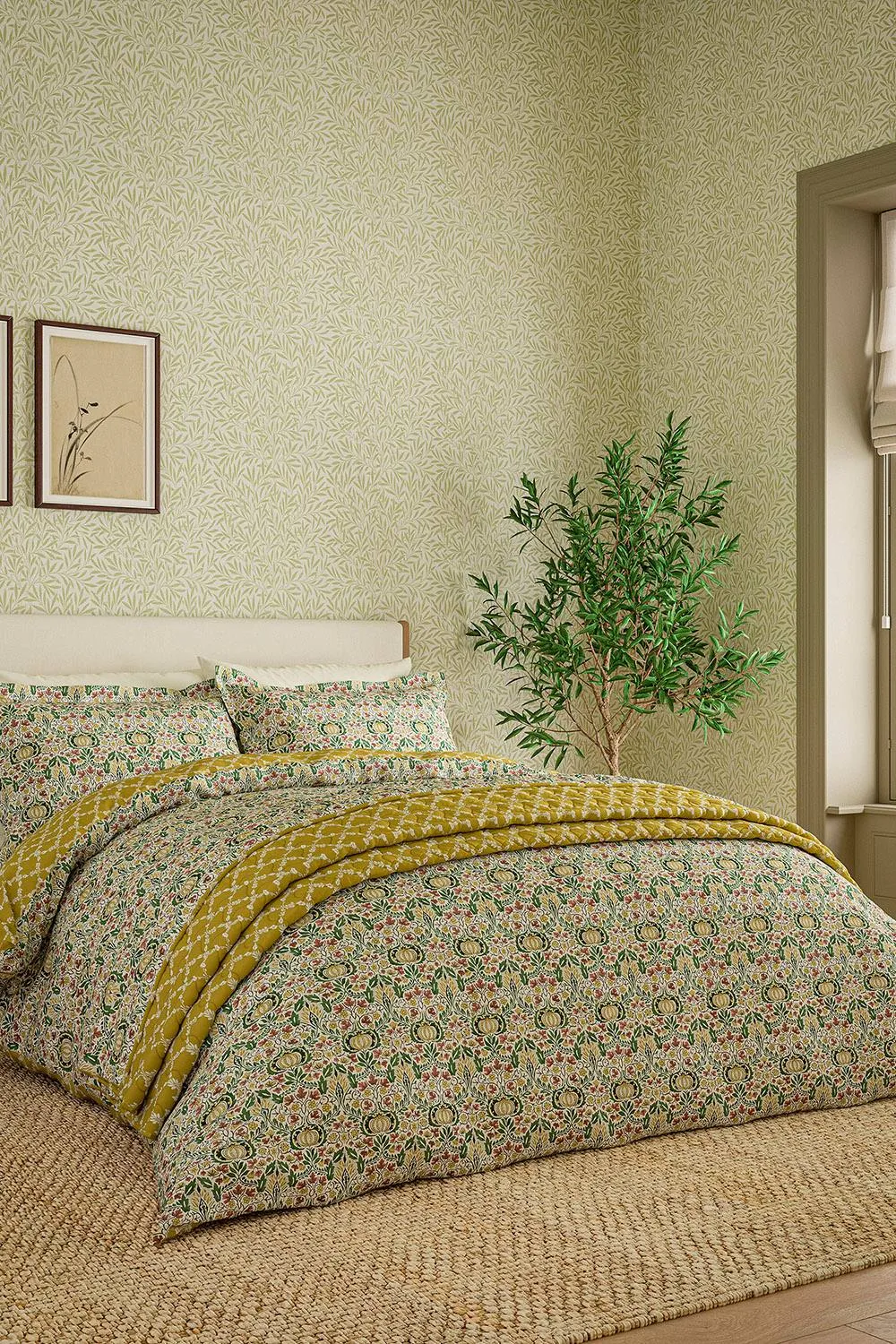 Morris & Co 'Little Chintz' Cotton Percale Duvet Cover Set in Green