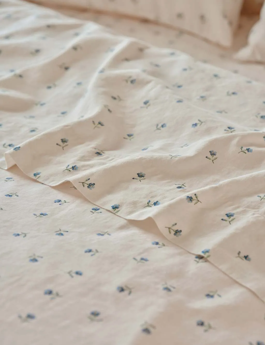 Piglet In Bed Posy Bud Linen Blend Flat Sheet Light Blue Mix