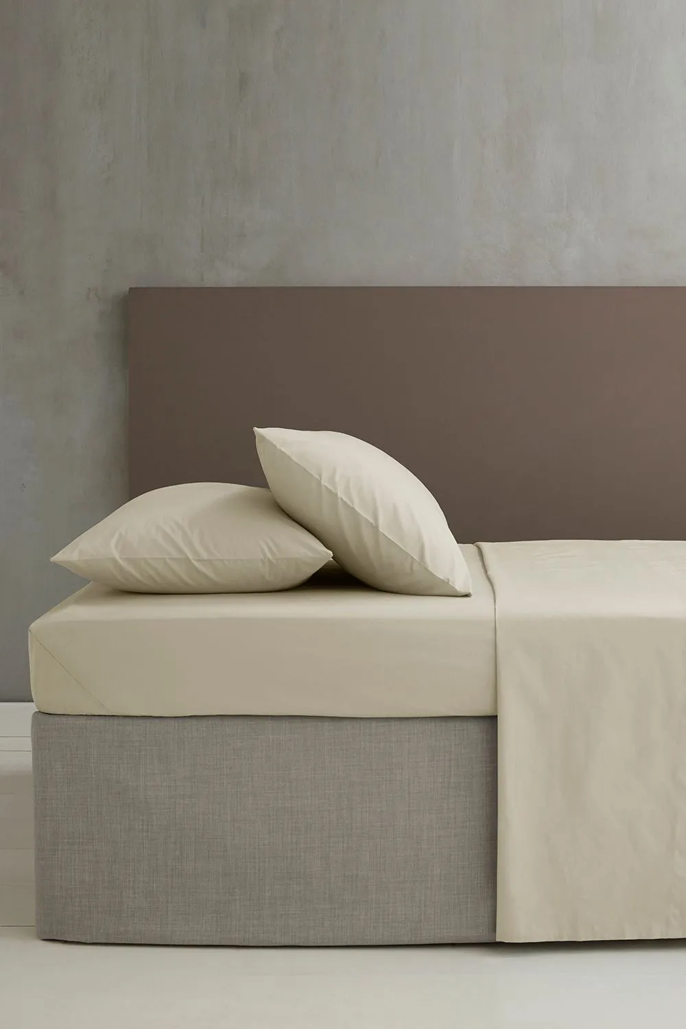 Catherine Lansfield 'Easy Iron Percale' Combed Polycotton 35cm Depth Sheet in Cream 2