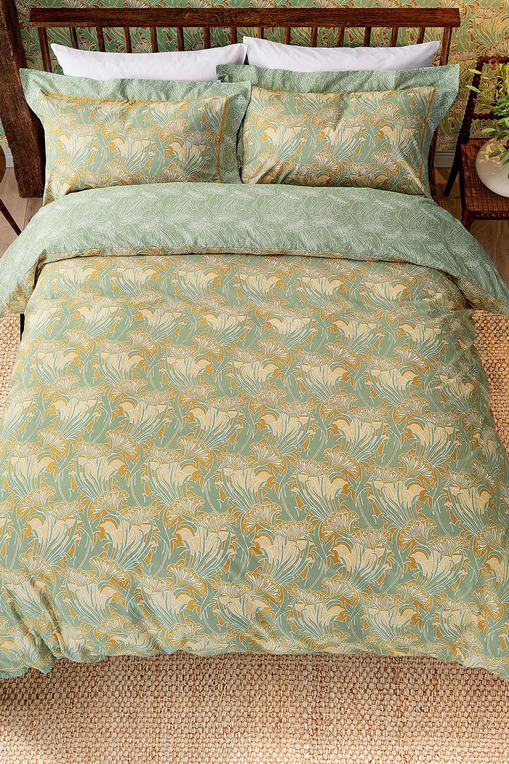 Morris & Co 'Laceflower' Cotton Duvet Cover Set in Green 4