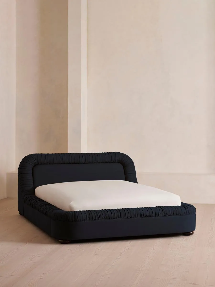 Vara Bed, Emperor, Linen, Indigo