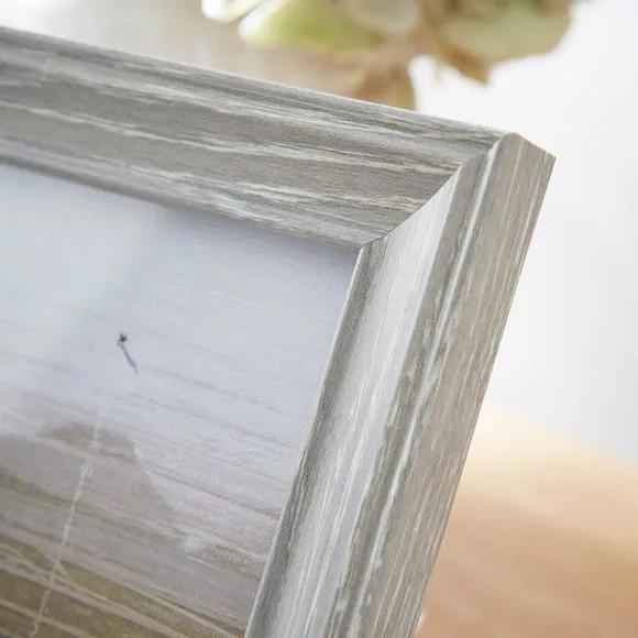 Curby Photo Frame 2