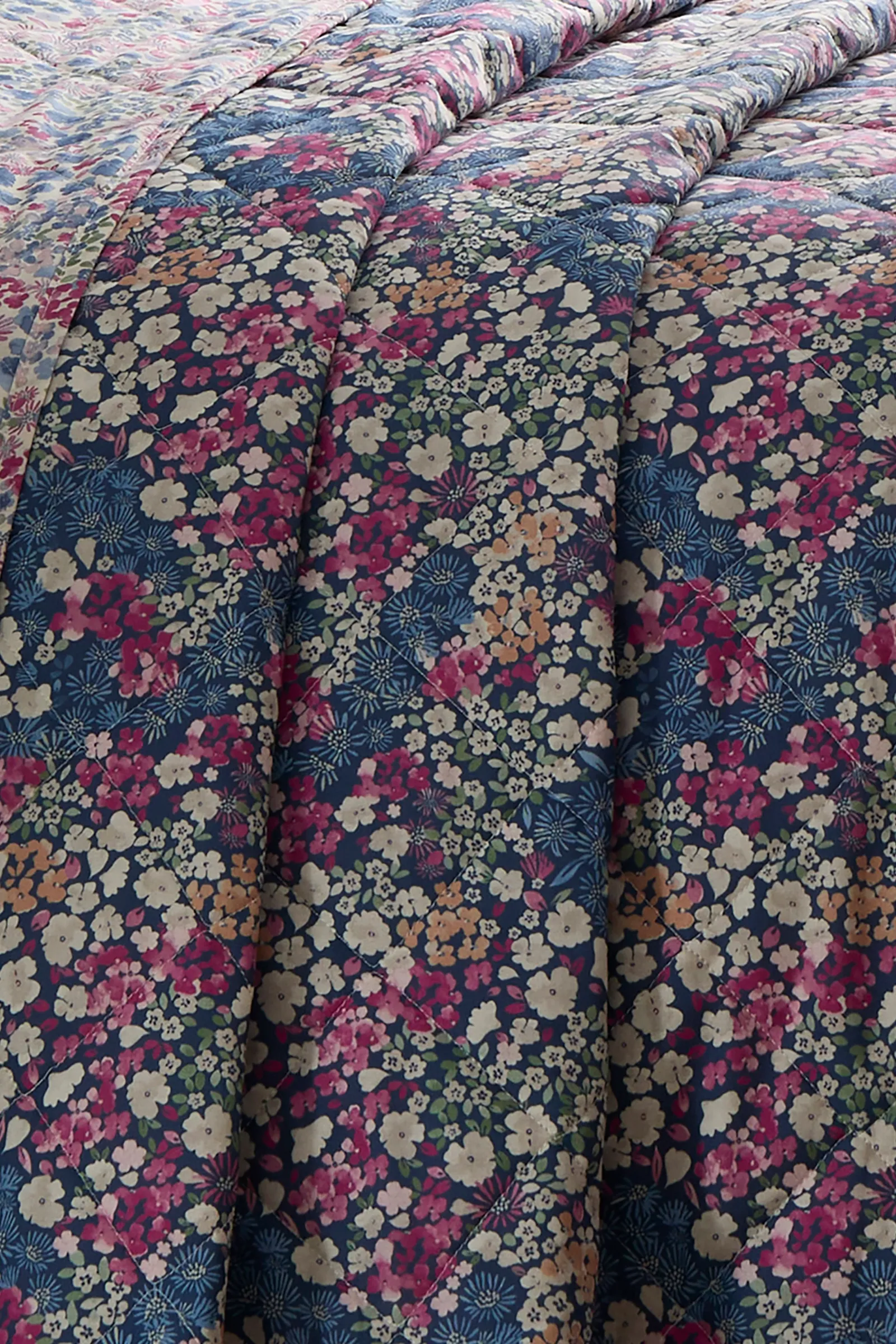 Dreams & Drapes 'Bessie' Ditsy Floral Print Quilted Bedspread in Navy 2