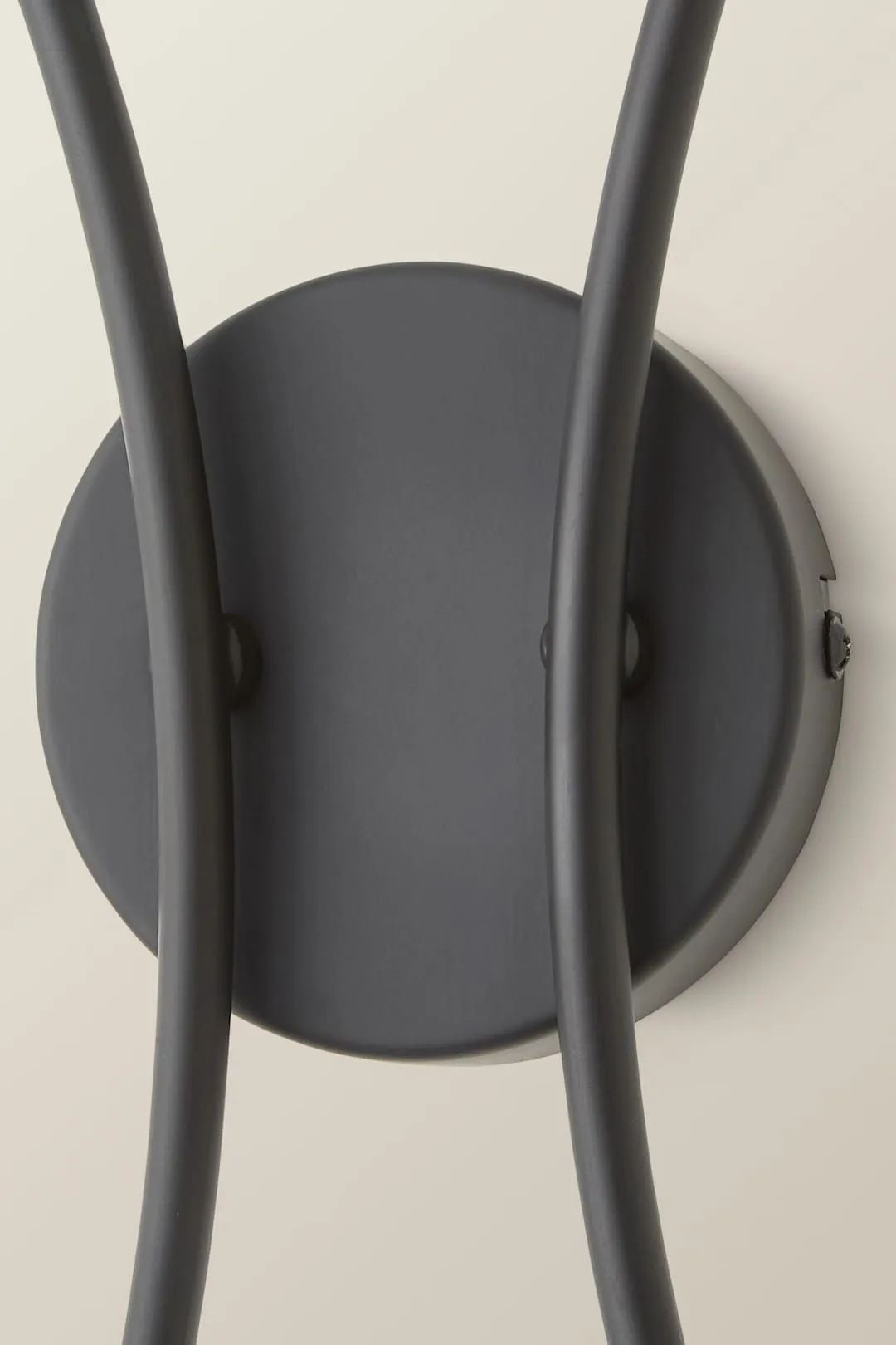 ValueLights Maya 2 Way Curved Upright Reed Shaded Wall Light in Black 4