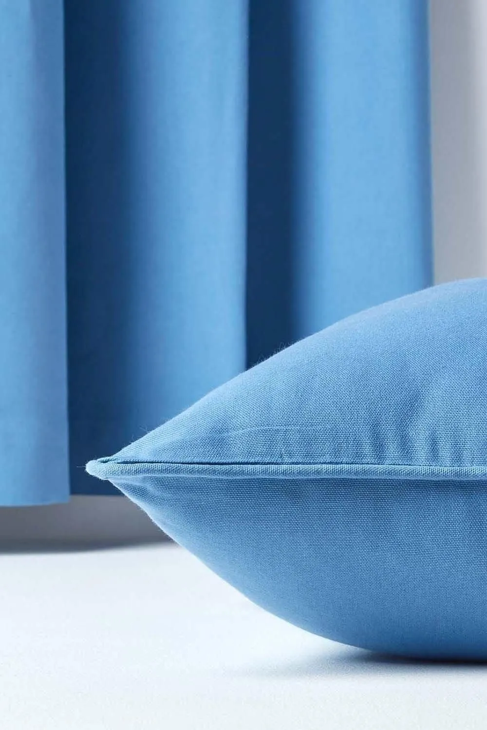 Homescapes Cotton Plain Cushion Cover in Bright Blue 5