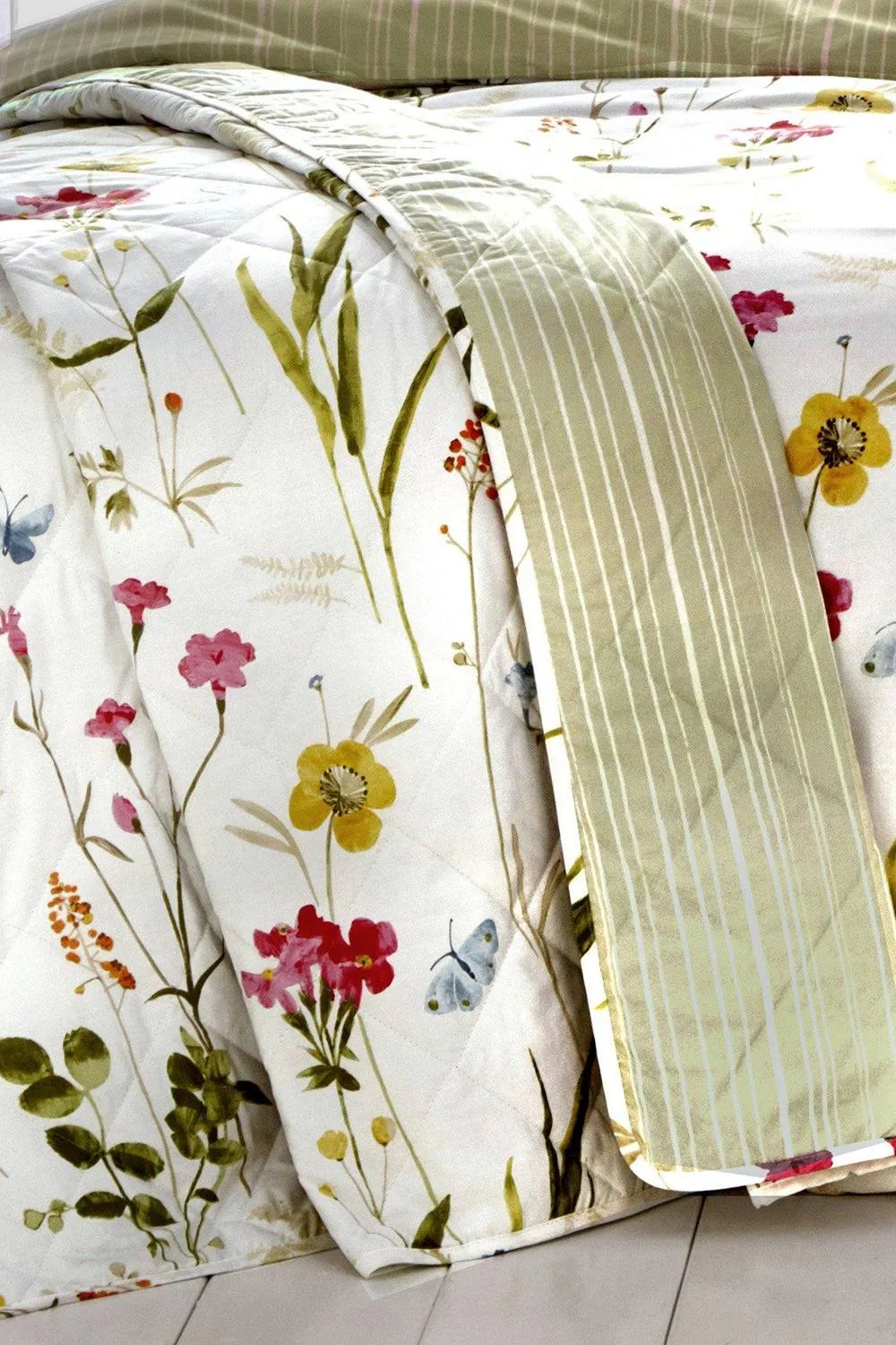 Dreams & Drapes Spring Glade' Haind Painted Floral Print Duvet Cover Set 4