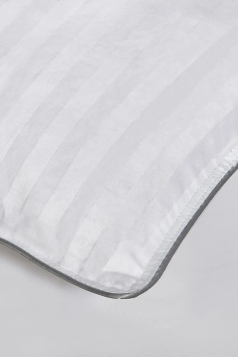 BHS 5 Star Hotel Collection 10.5 Tog White Goose Down Duvet 5