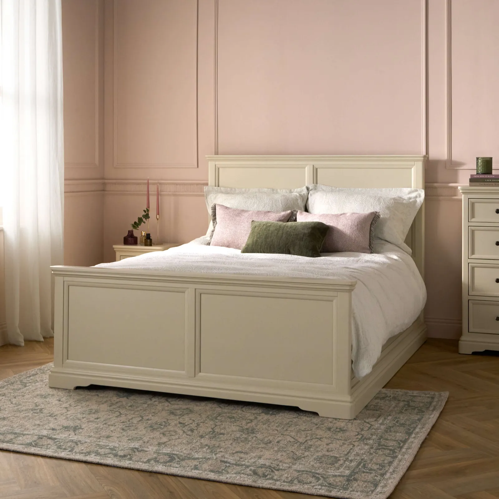 Bordeaux Bed, Ivory, Super King