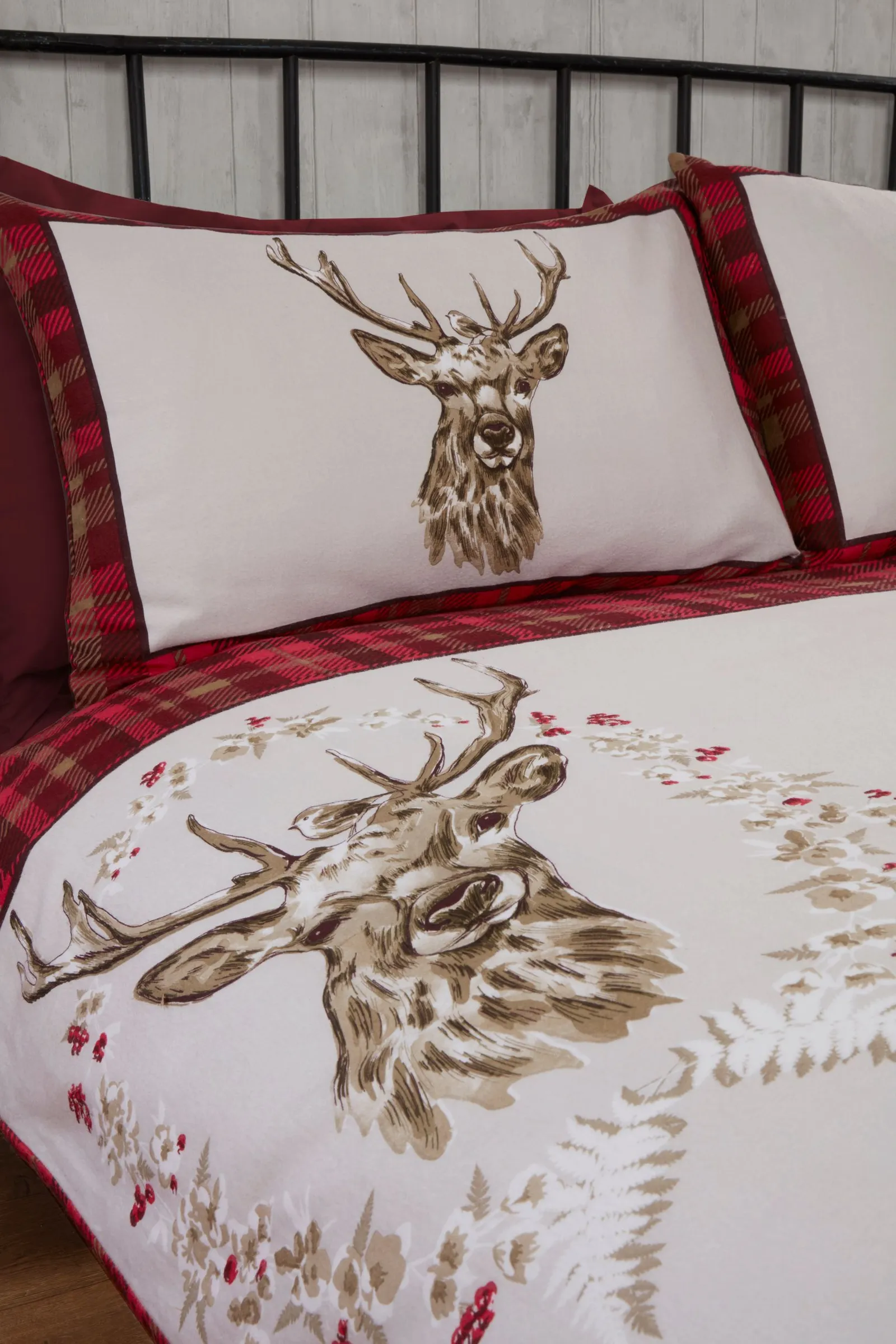 Rapport Home Angus Stag Brushed Cotton Bedding Set in Red 4