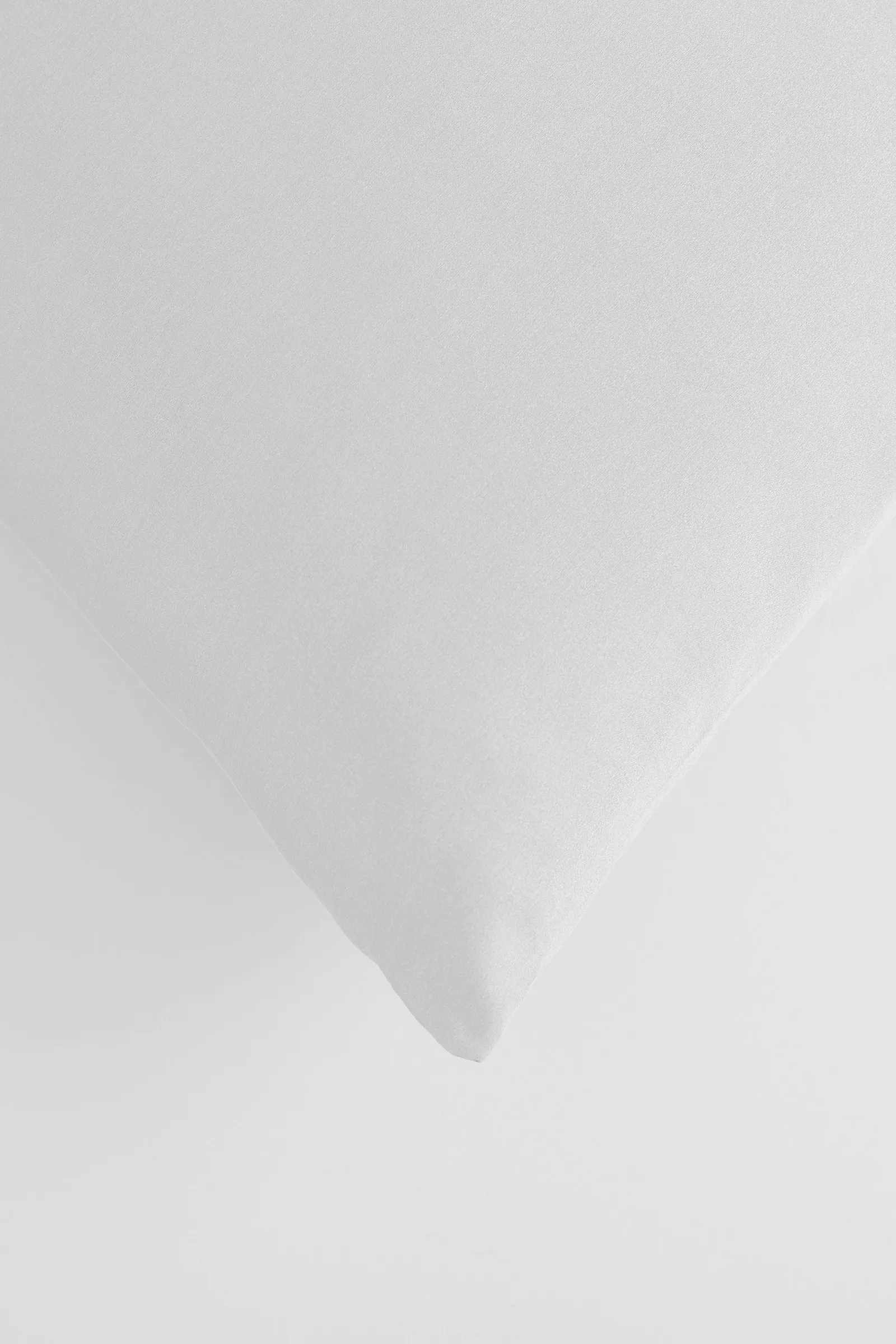 Bianca 400 Thread Count Cotton Sateen Standard Pillowcases in White 3
