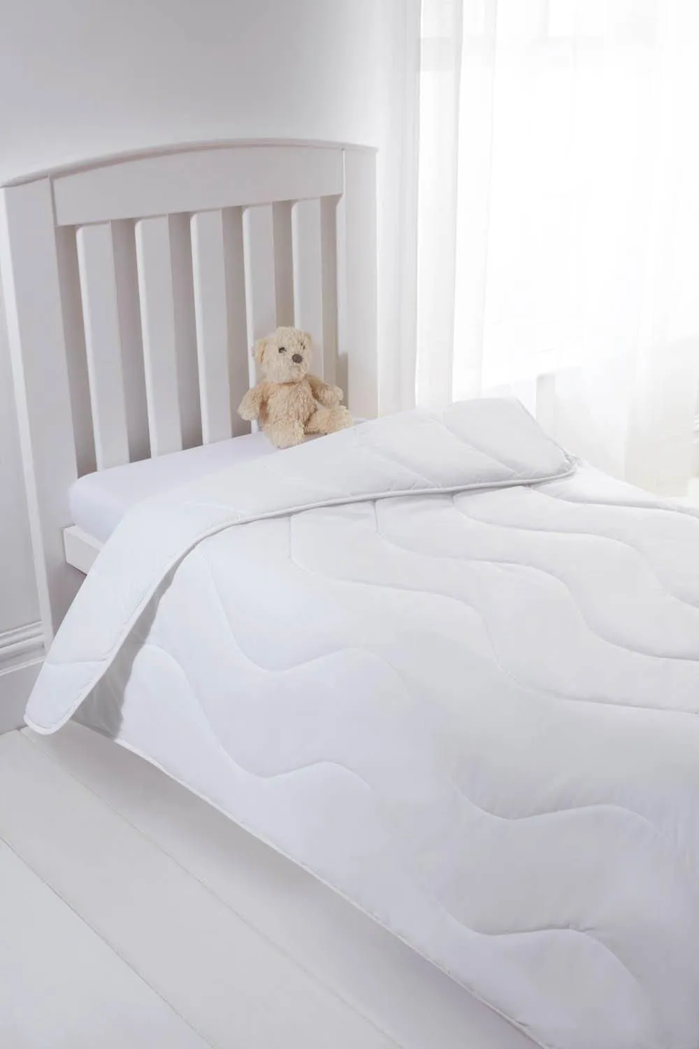 Clair De Lune 'Anti Allergy' 4 Tog Duvet in White