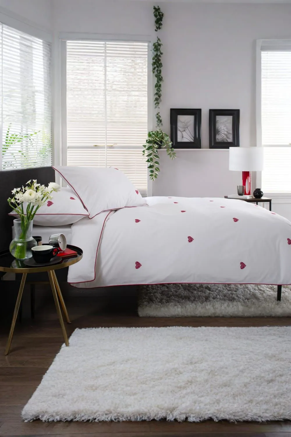 The Lyndon Company Filigree Hearts White & Red 100% Cotton Duvet Cover Set - Elegant Embroidered Bedding 3